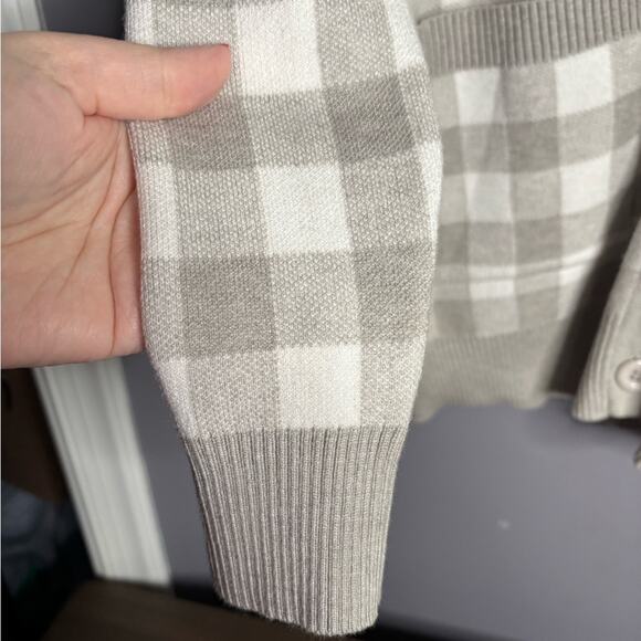 Sioni Gray and White Checkered Button Front Long Sleeve Cardigan Sweater Sz XS - Picture 4 of 7